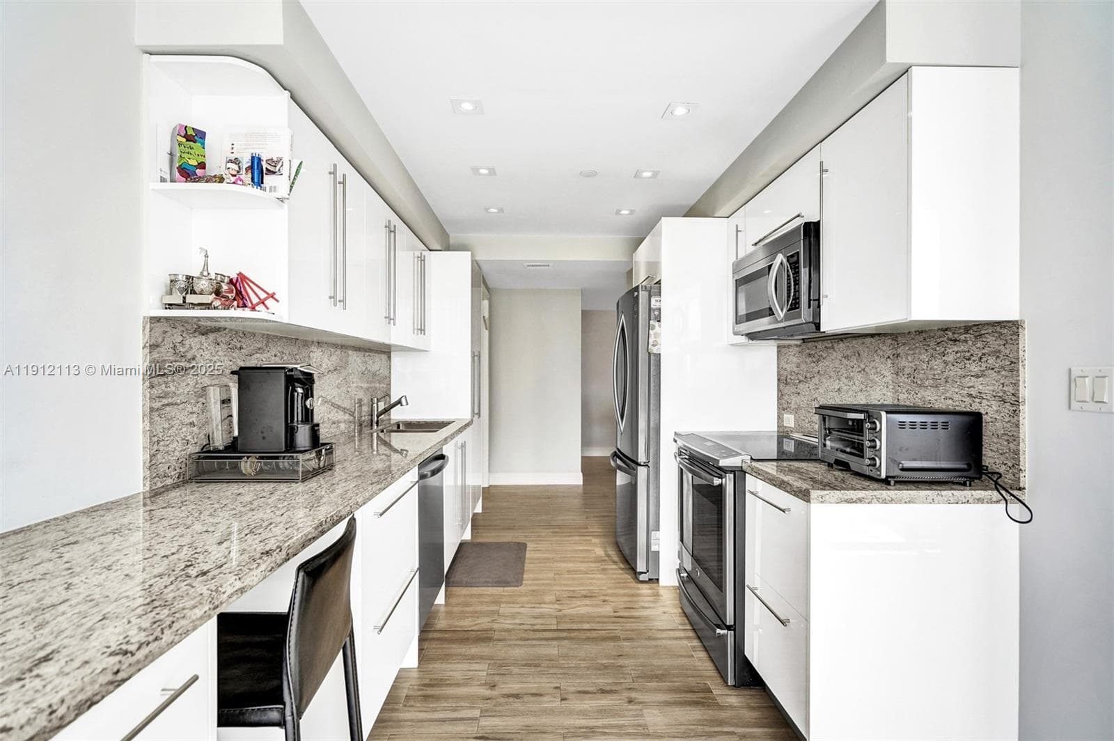 3000 Island Blvd # 903, Aventura FL 33160 — 15
