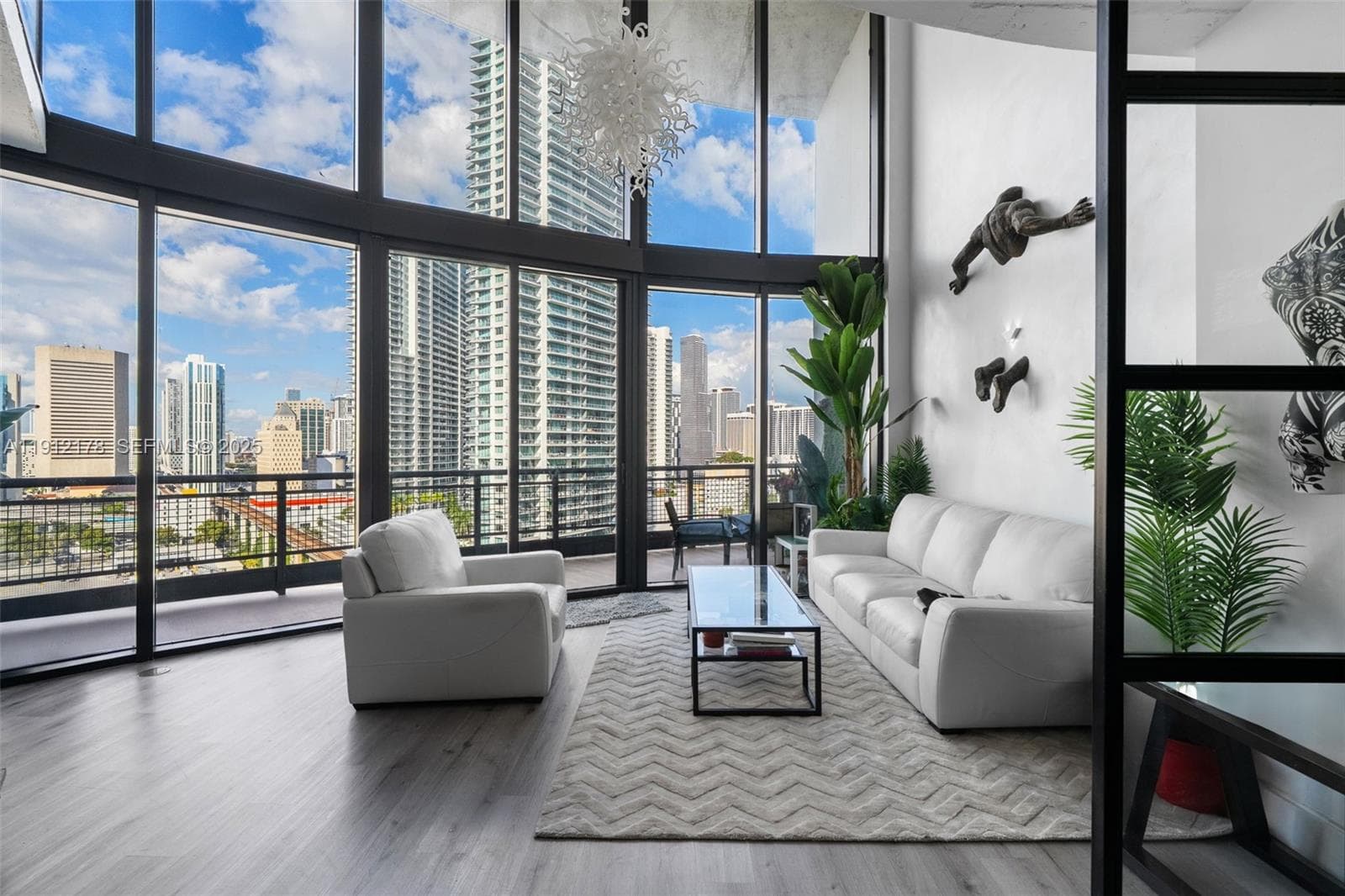 690 SW 1st Ct # 2101, Miami FL 33130 — 2