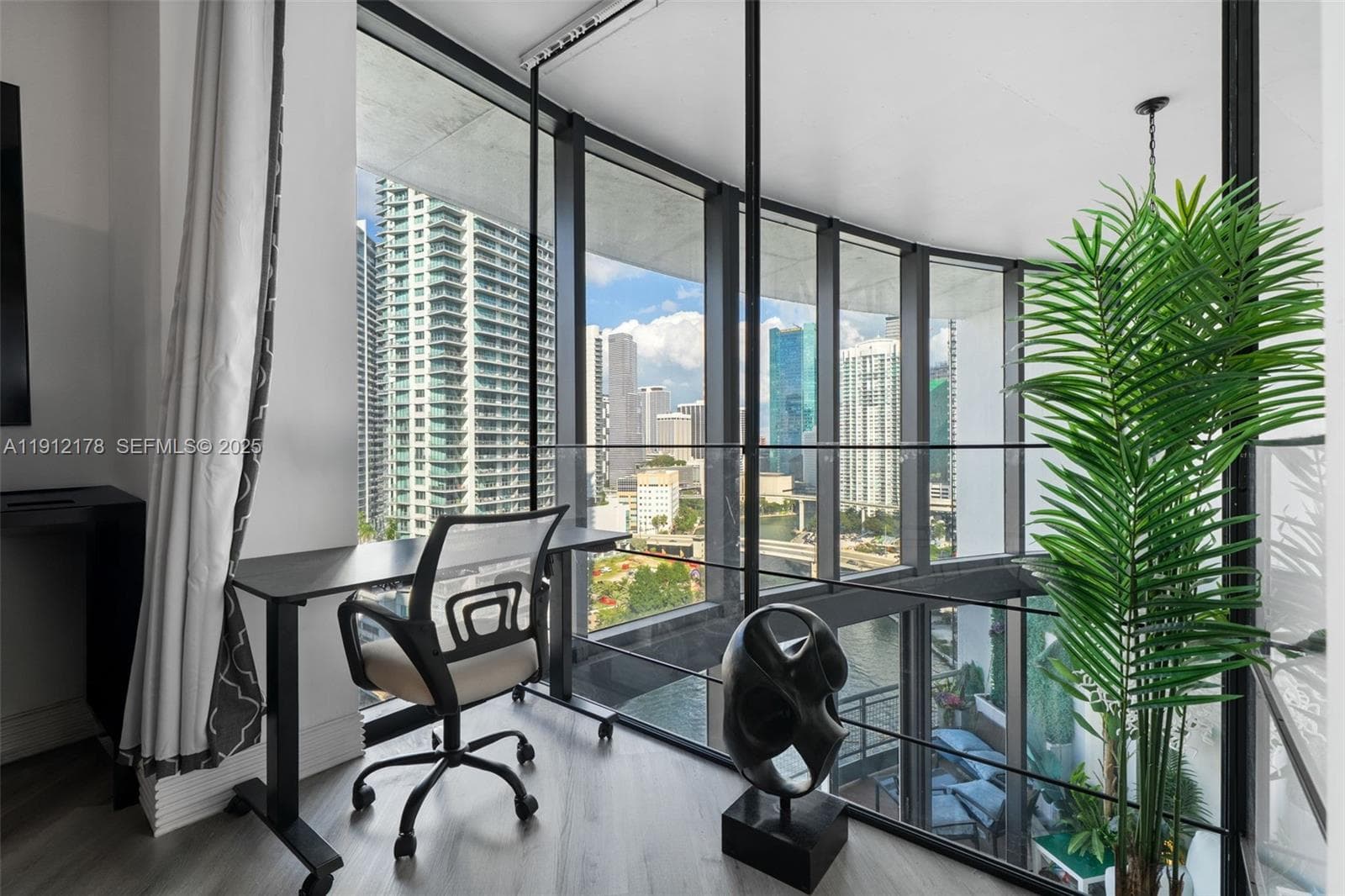 690 SW 1st Ct # 2101, Miami FL 33130 — 20