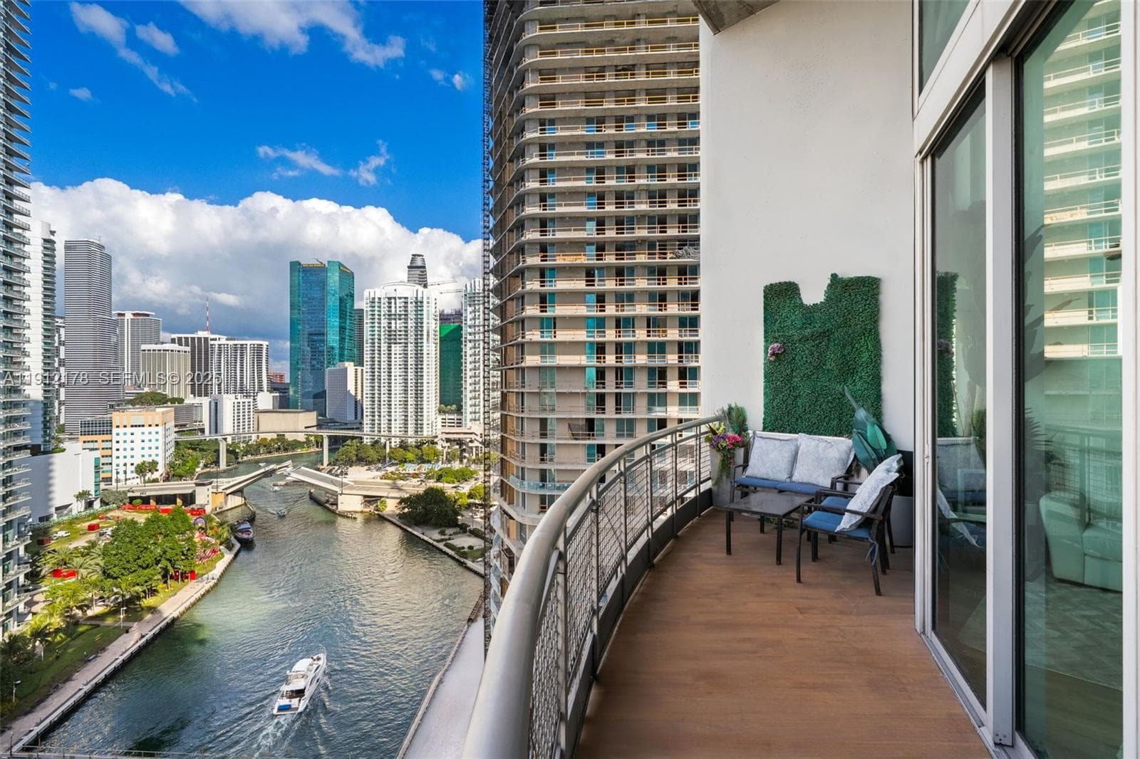 690 SW 1st Ct # 2101, Miami FL 33130 — 24