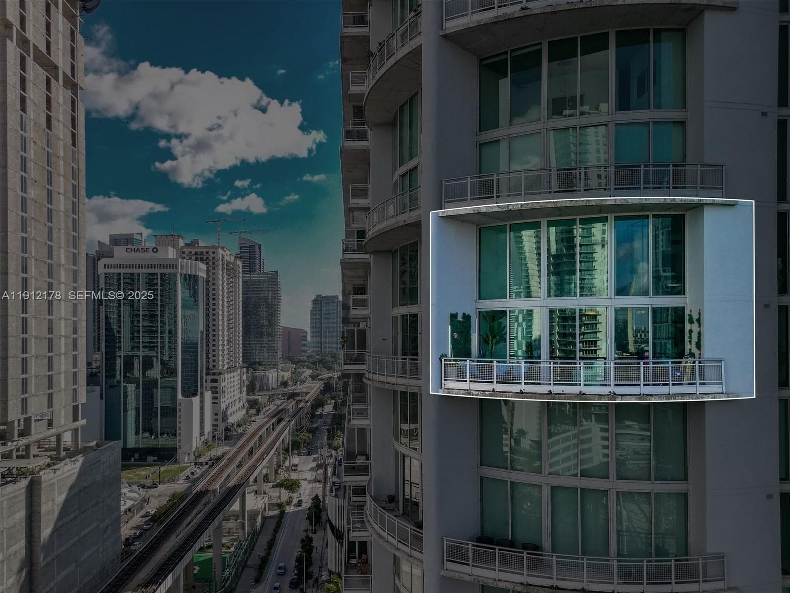690 SW 1st Ct # 2101, Miami FL 33130 — 33