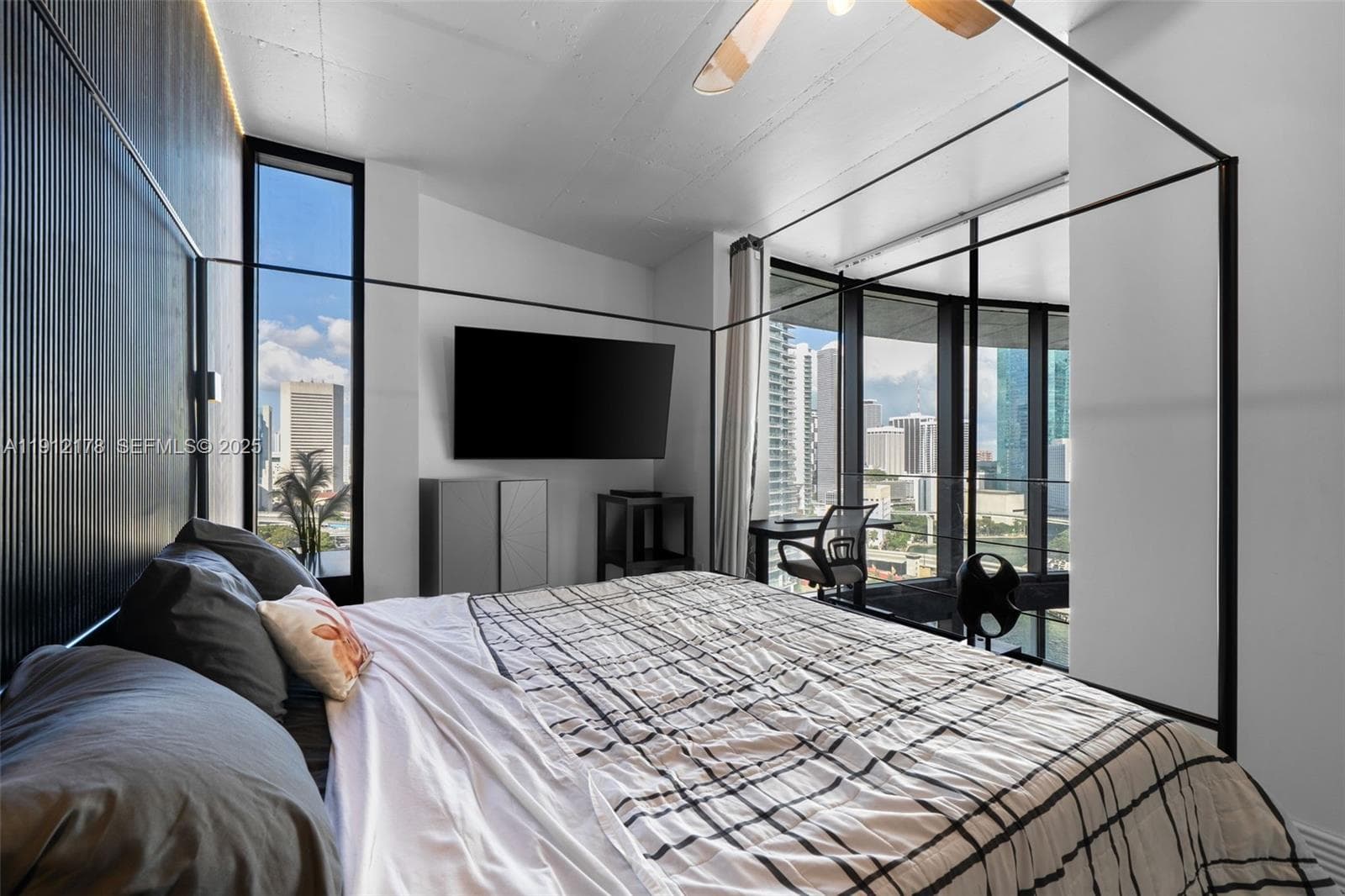 690 SW 1st Ct # 2101, Miami FL 33130 — 19