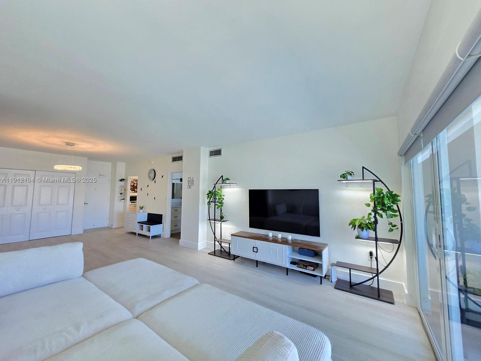 300 Bayview Dr # 1611, Sunny Isles Beach FL 33160 — 17
