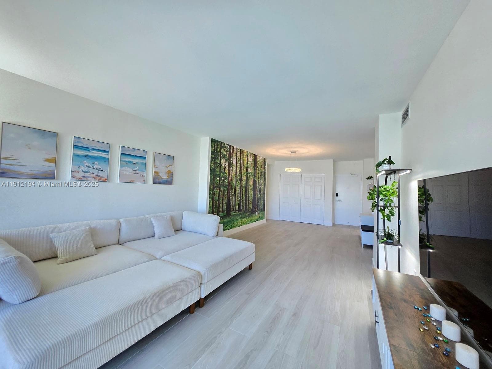 300 Bayview Dr # 1611, Sunny Isles Beach FL 33160 — 16