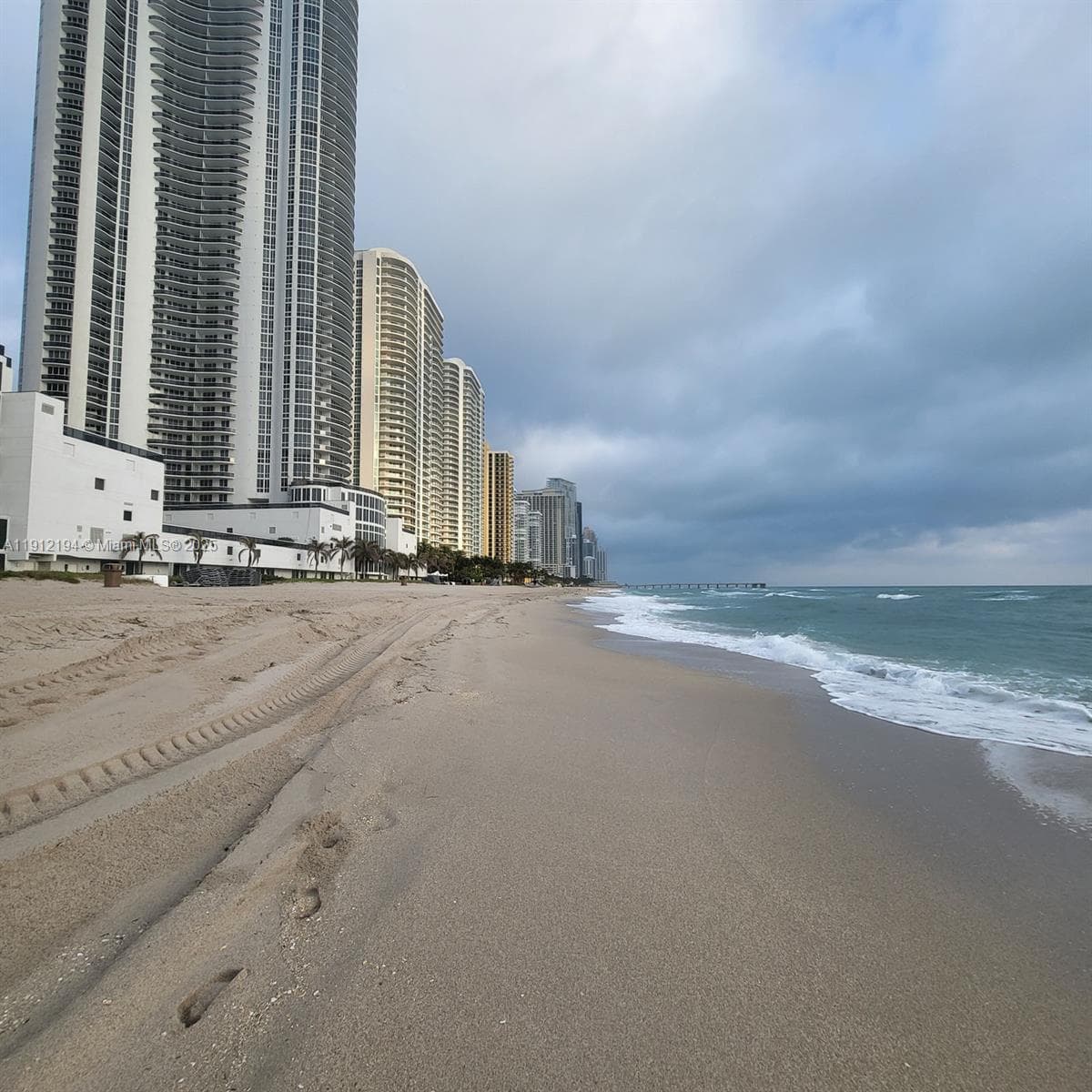 300 Bayview Dr # 1611, Sunny Isles Beach FL 33160 — 3
