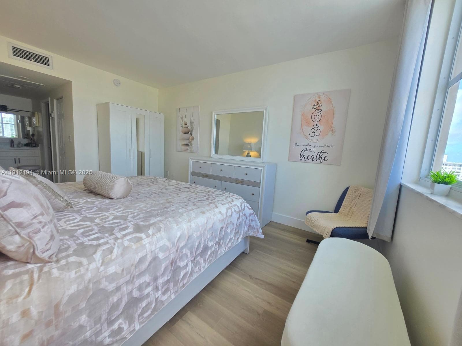 300 Bayview Dr # 1611, Sunny Isles Beach FL 33160 — 36