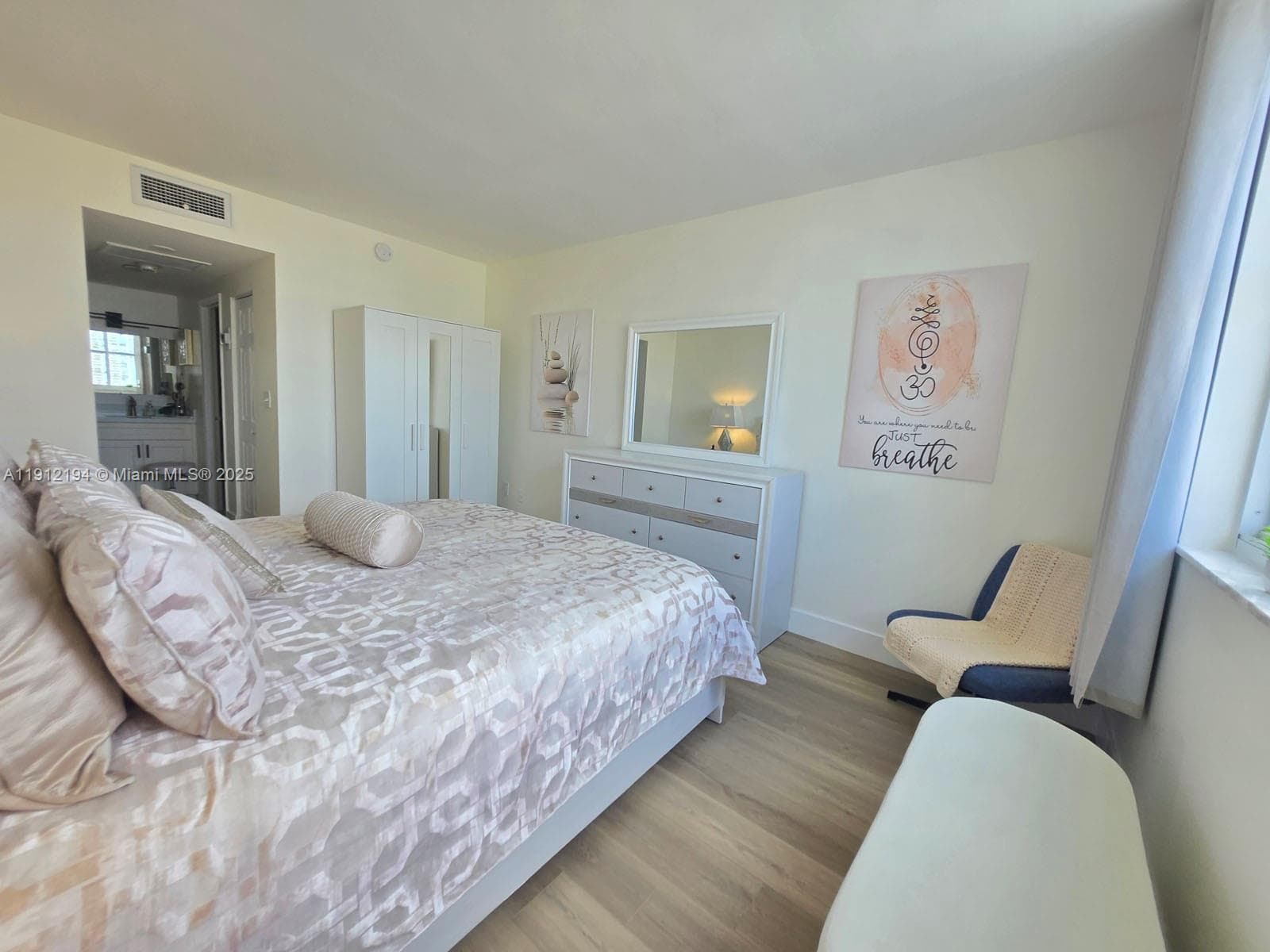 300 Bayview Dr # 1611, Sunny Isles Beach FL 33160 — 35