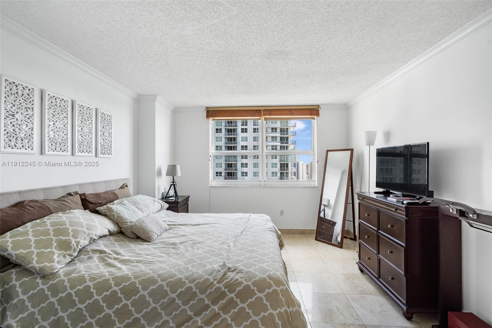 1155 BRICKELL BAY DR # 2708, Miami FL 33131 — 15