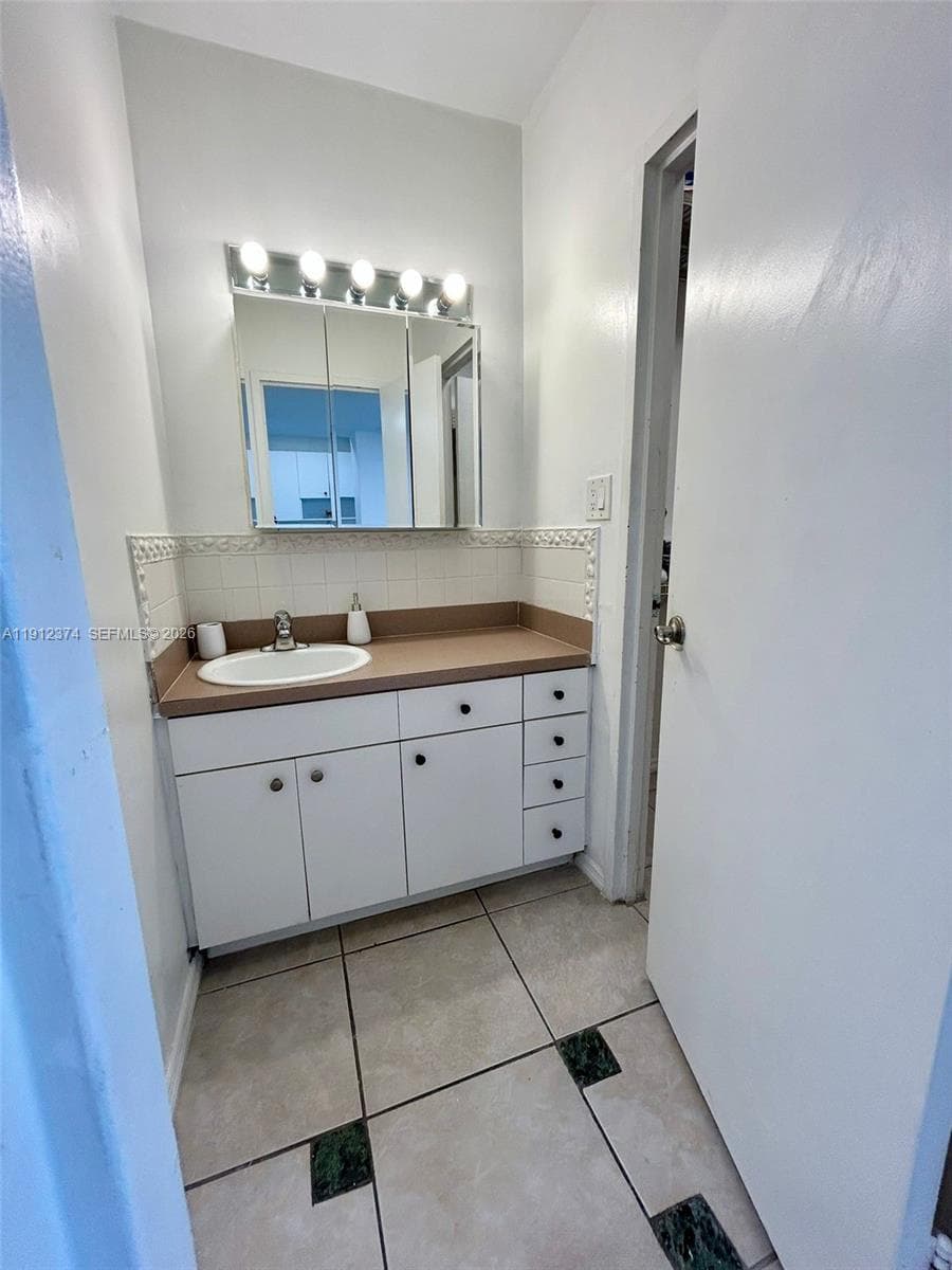100 Lincoln Rd # 1220, Miami Beach FL 33139 — 7