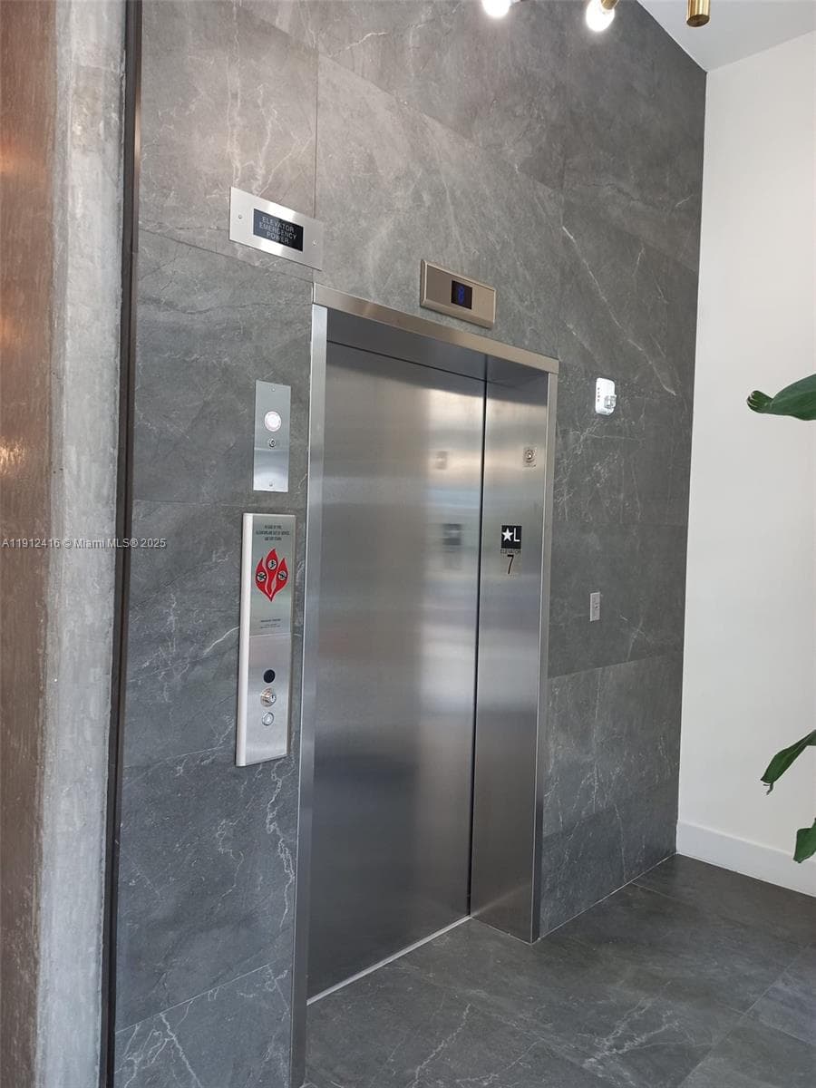 30 SW 1st St # 601, Miami FL 33130 — 5