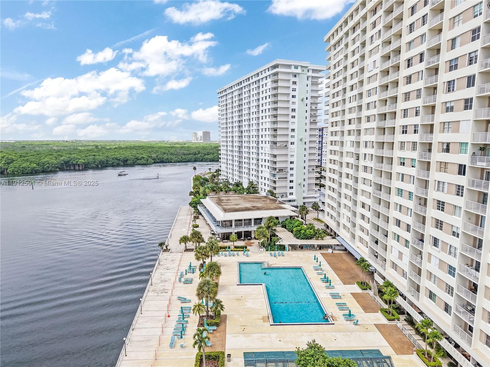 500 Bayview Dr # 117, Sunny Isles Beach FL 33160 — 20