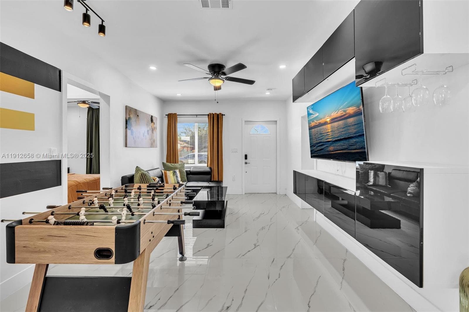797 NW 35th St, Miami FL 33127 — 25