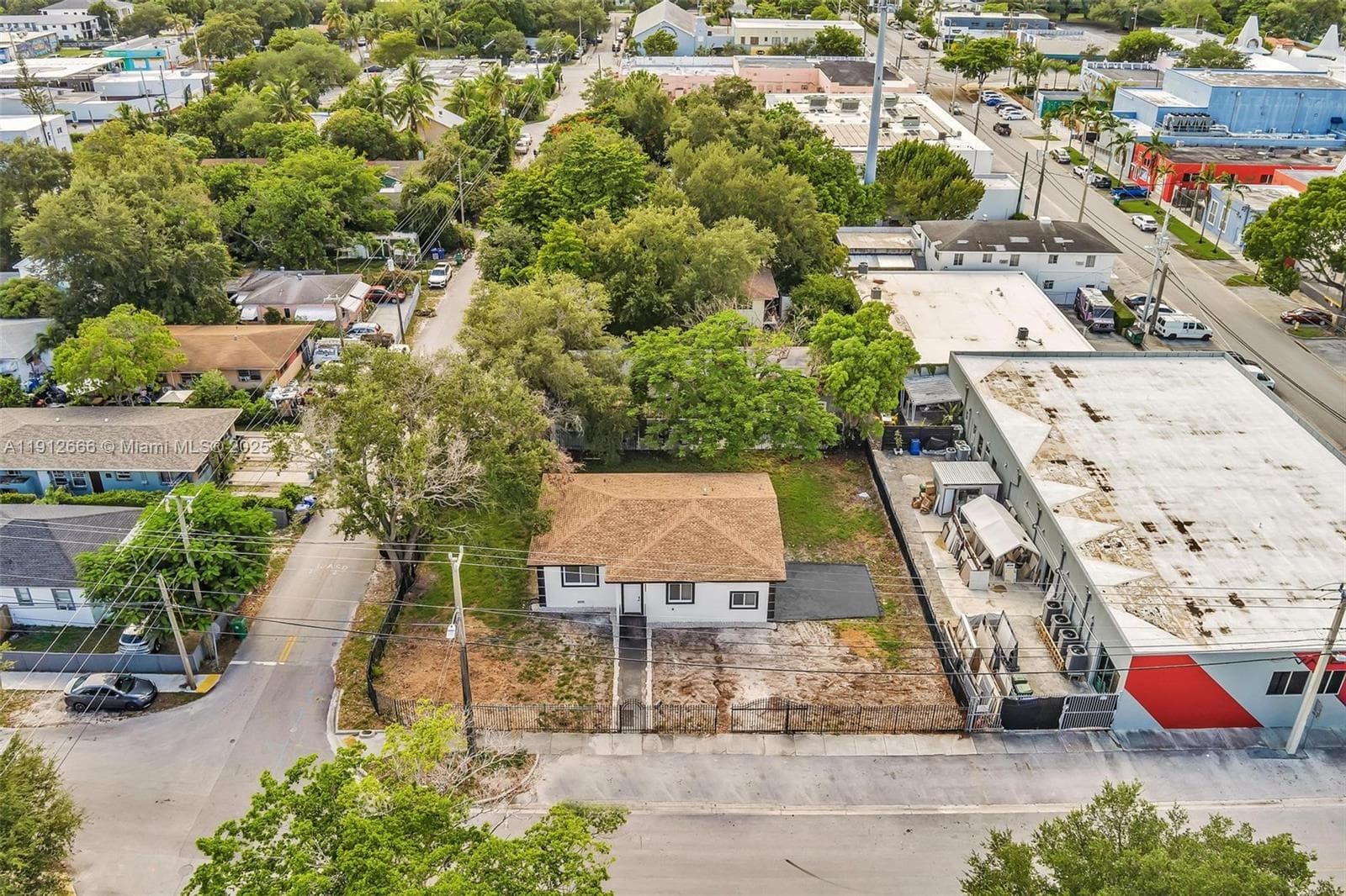 5850 NE 3rd Ave, Miami FL 33137 — 1