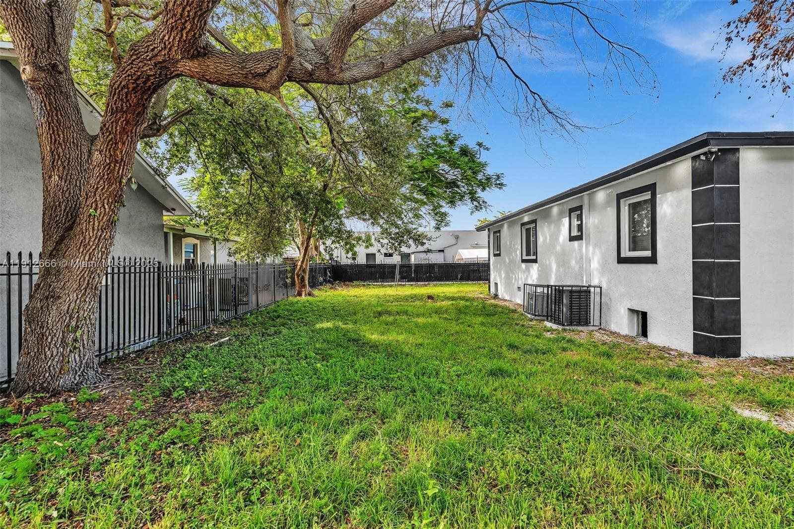 5850 NE 3rd Ave, Miami FL 33137 — 5