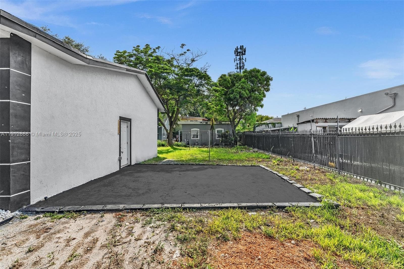 5850 NE 3rd Ave, Miami FL 33137 — 10