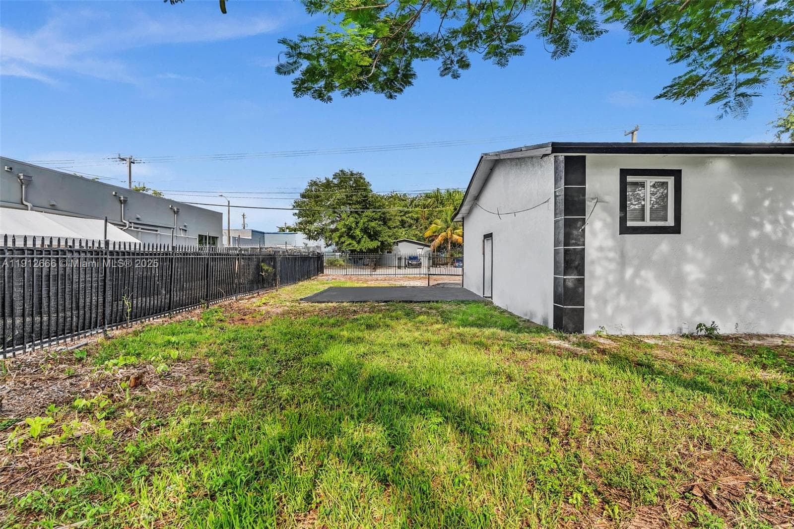 5850 NE 3rd Ave, Miami FL 33137 — 8
