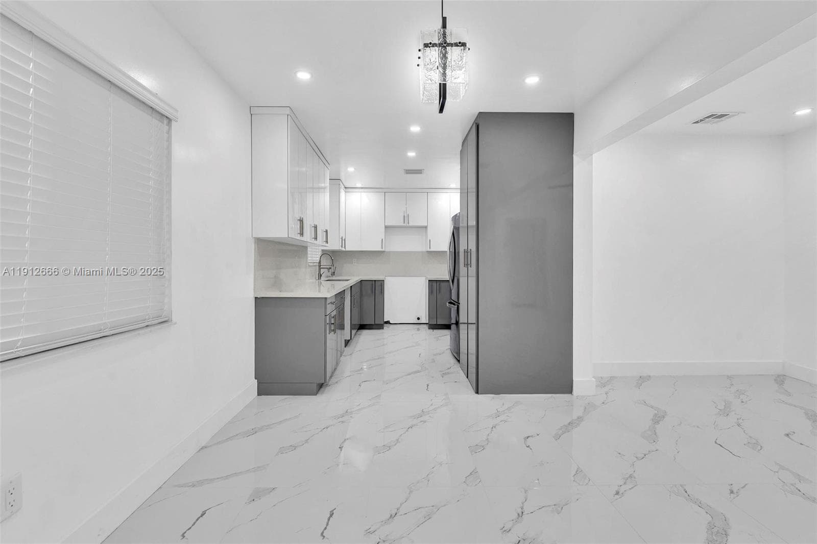 5850 NE 3rd Ave, Miami FL 33137 — 25