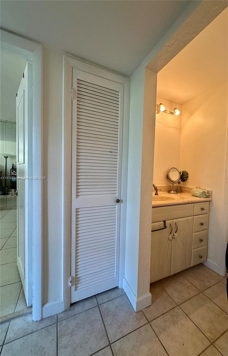 16518 NE 26th Ave # 304, North Miami Beach FL 33160 — 16