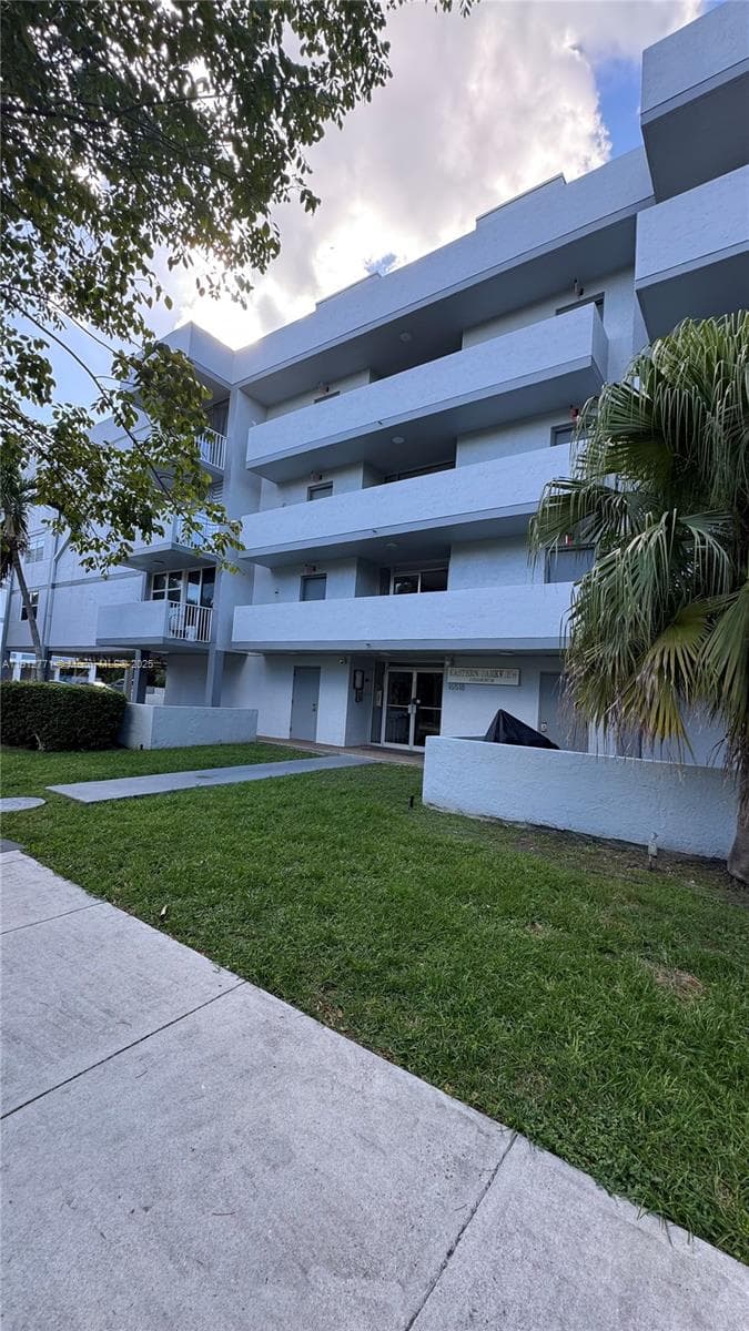 16518 NE 26th Ave # 304, North Miami Beach FL 33160 — 28