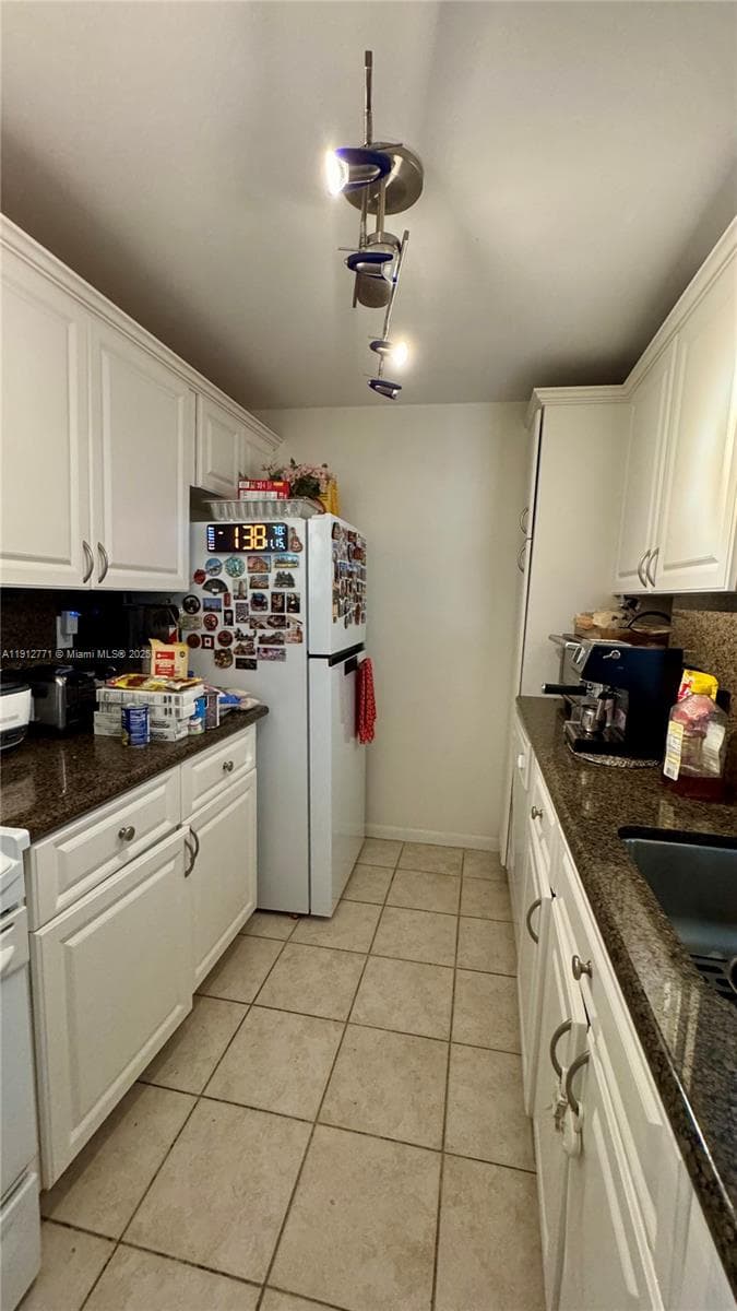 16518 NE 26th Ave # 304, North Miami Beach FL 33160 — 20