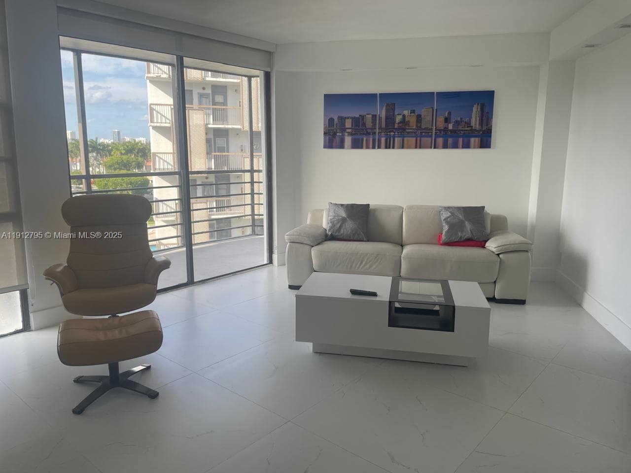 20400 W Country Club Dr # 615, Aventura FL 33180 — 1