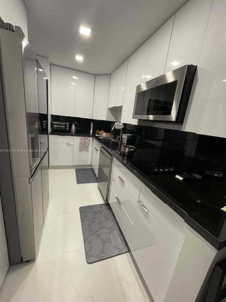 20400 W Country Club Dr # 615, Aventura FL 33180 — 4