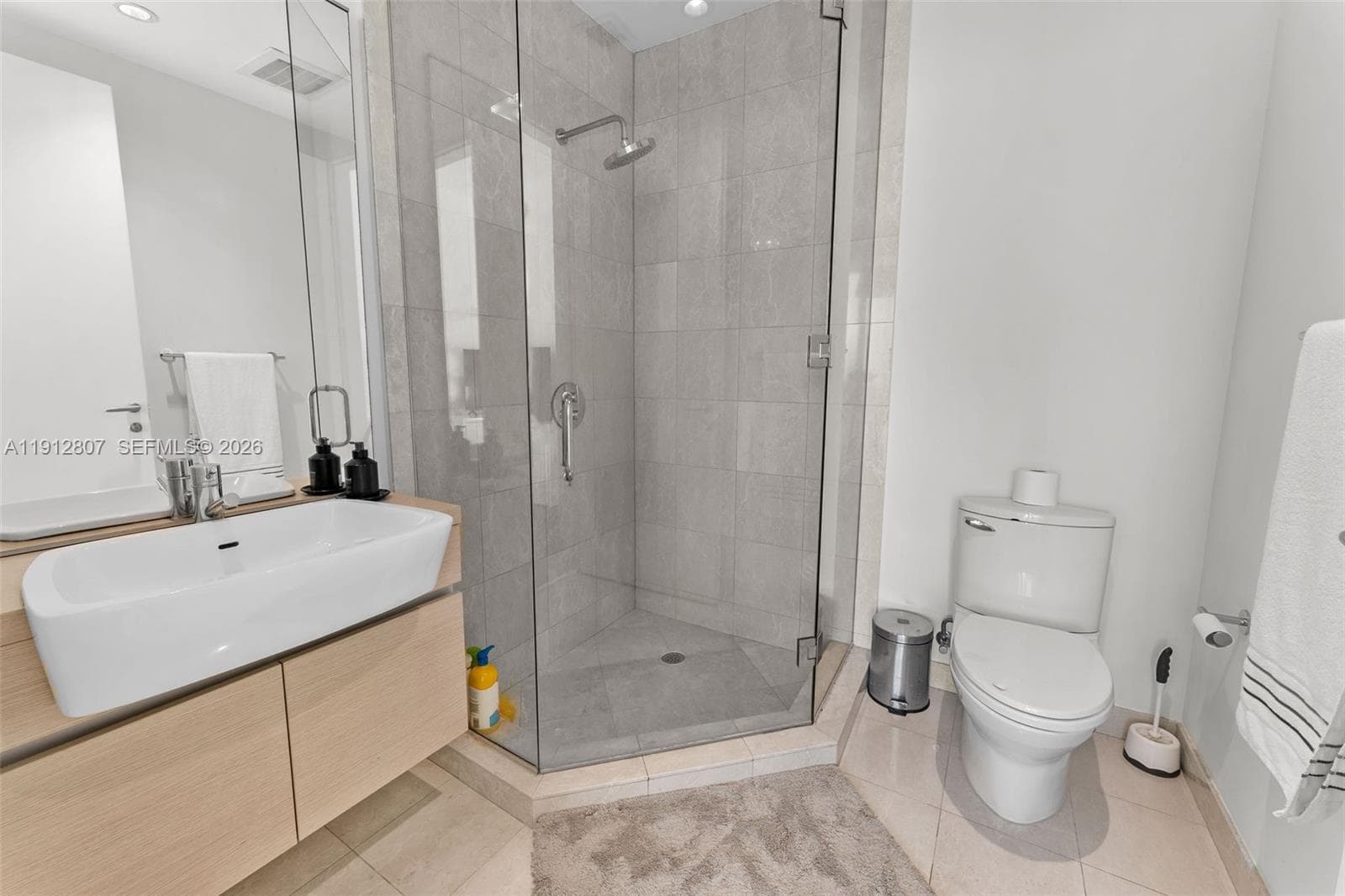 200 Biscayne Boulevard Way # 4510, Miami FL 33131 — 27