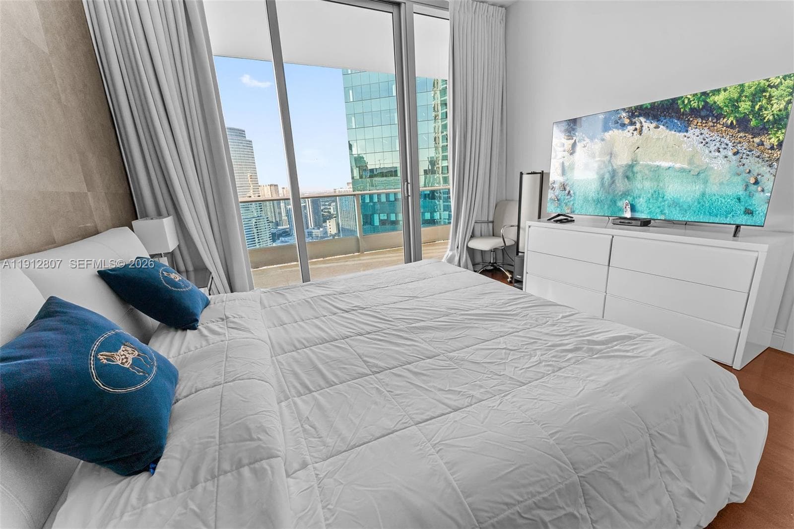 200 Biscayne Boulevard Way # 4510, Miami FL 33131 — 16