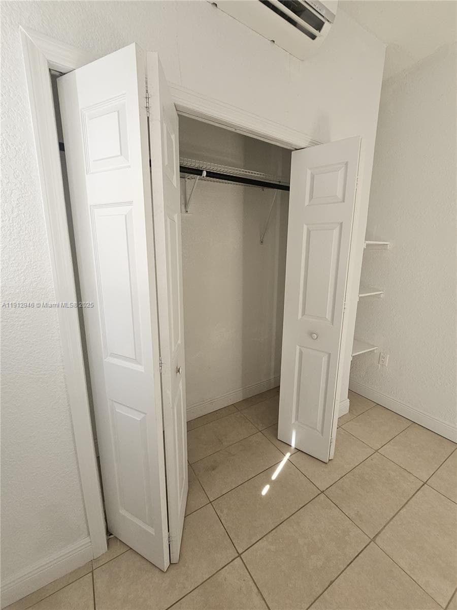 Hialeah 54 Th Street Addn, Hialeah, FL — 10