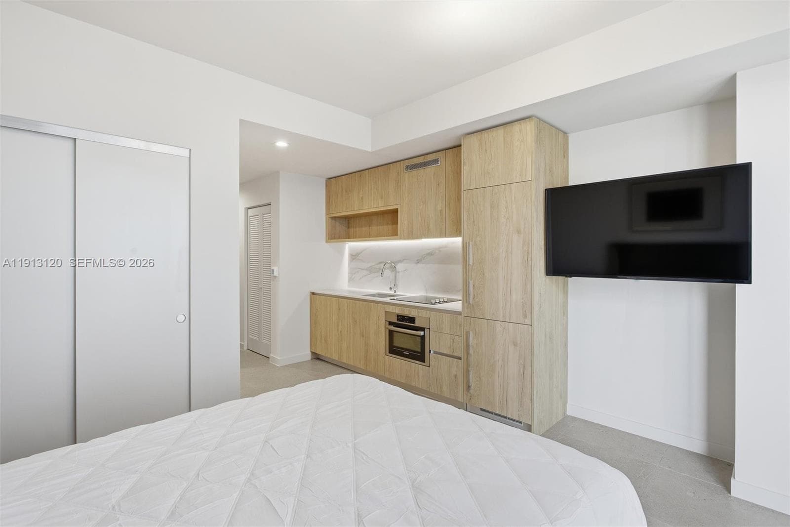 11 NE 6th St # 1906, Miami FL 33132 — 13