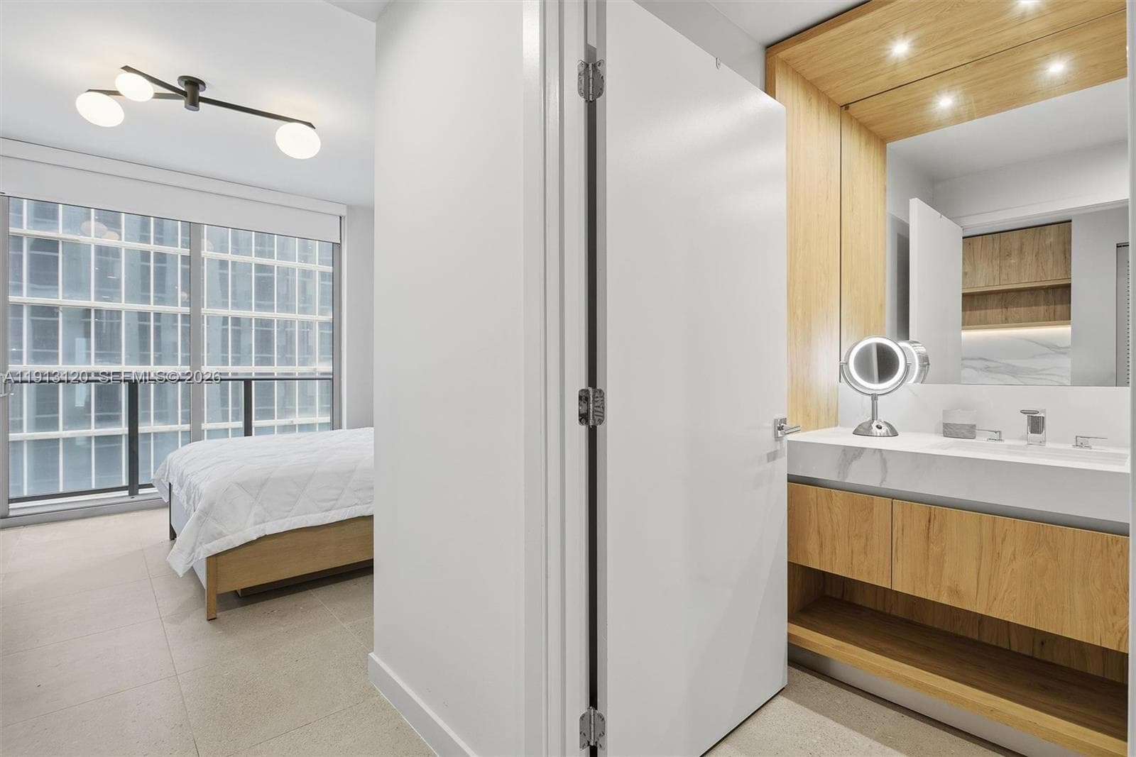 11 NE 6th St # 1906, Miami FL 33132 — 16