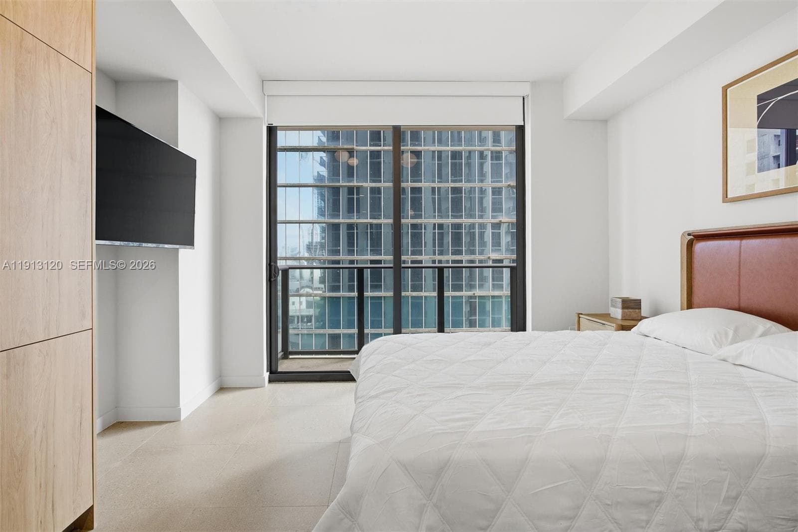 11 NE 6th St # 1906, Miami FL 33132 — 22