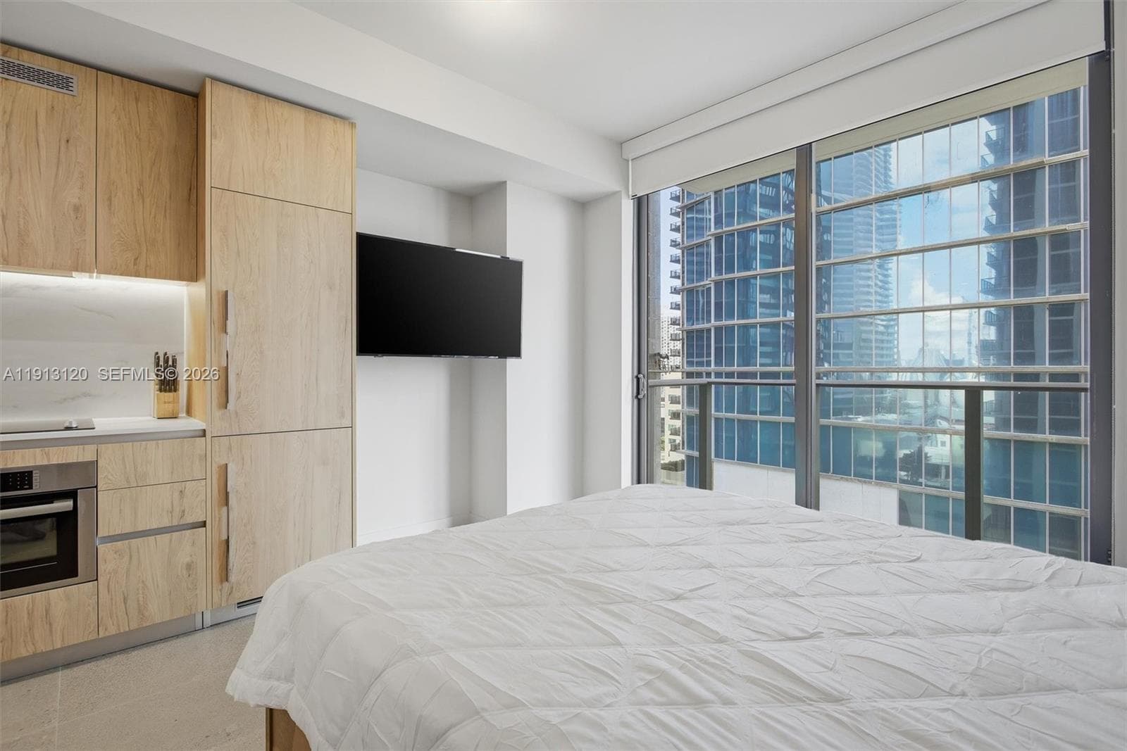 11 NE 6th St # 1906, Miami FL 33132 — 7