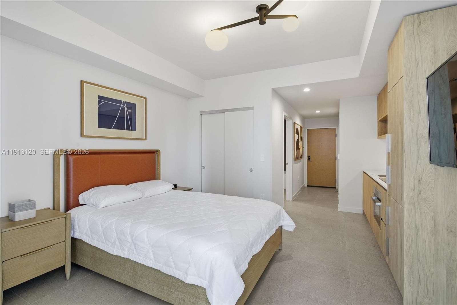 11 NE 6th St # 1906, Miami FL 33132 — 8