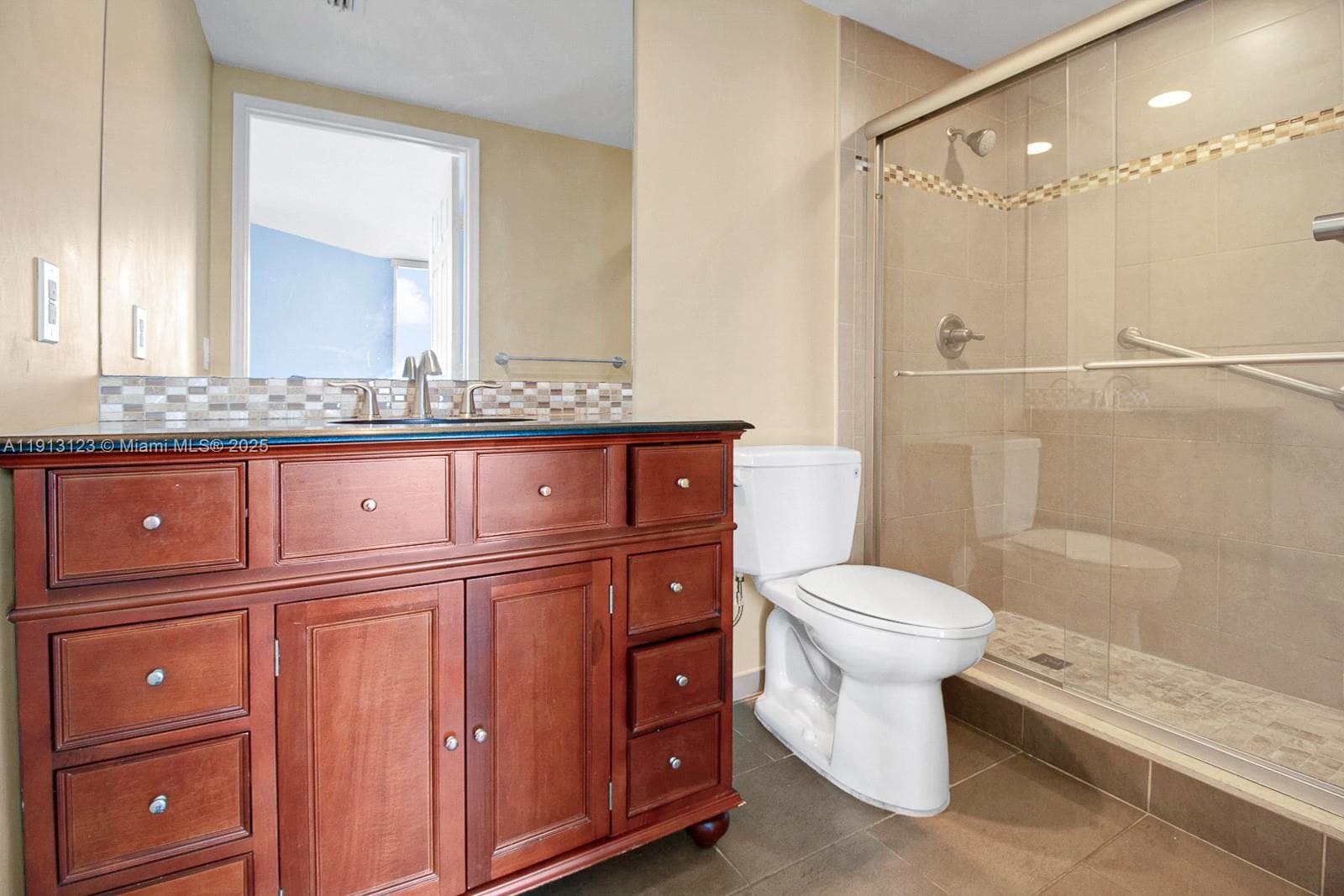 3370 Hidden Bay Dr # 804, Aventura FL 33180 — 33