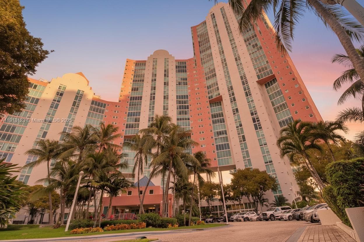 3370 Hidden Bay Dr # 804, Aventura FL 33180 — 40