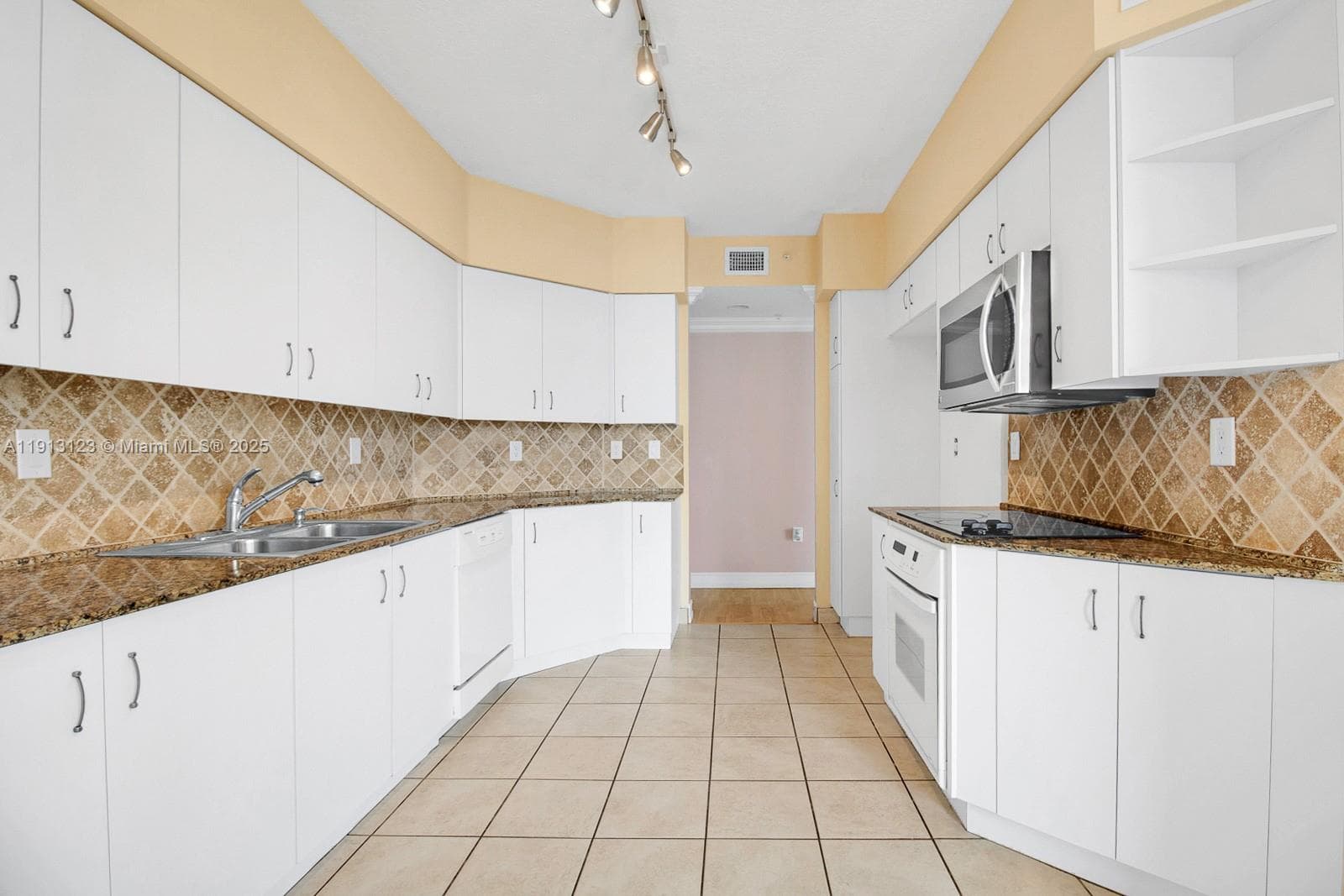 3370 Hidden Bay Dr # 804, Aventura FL 33180 — 21