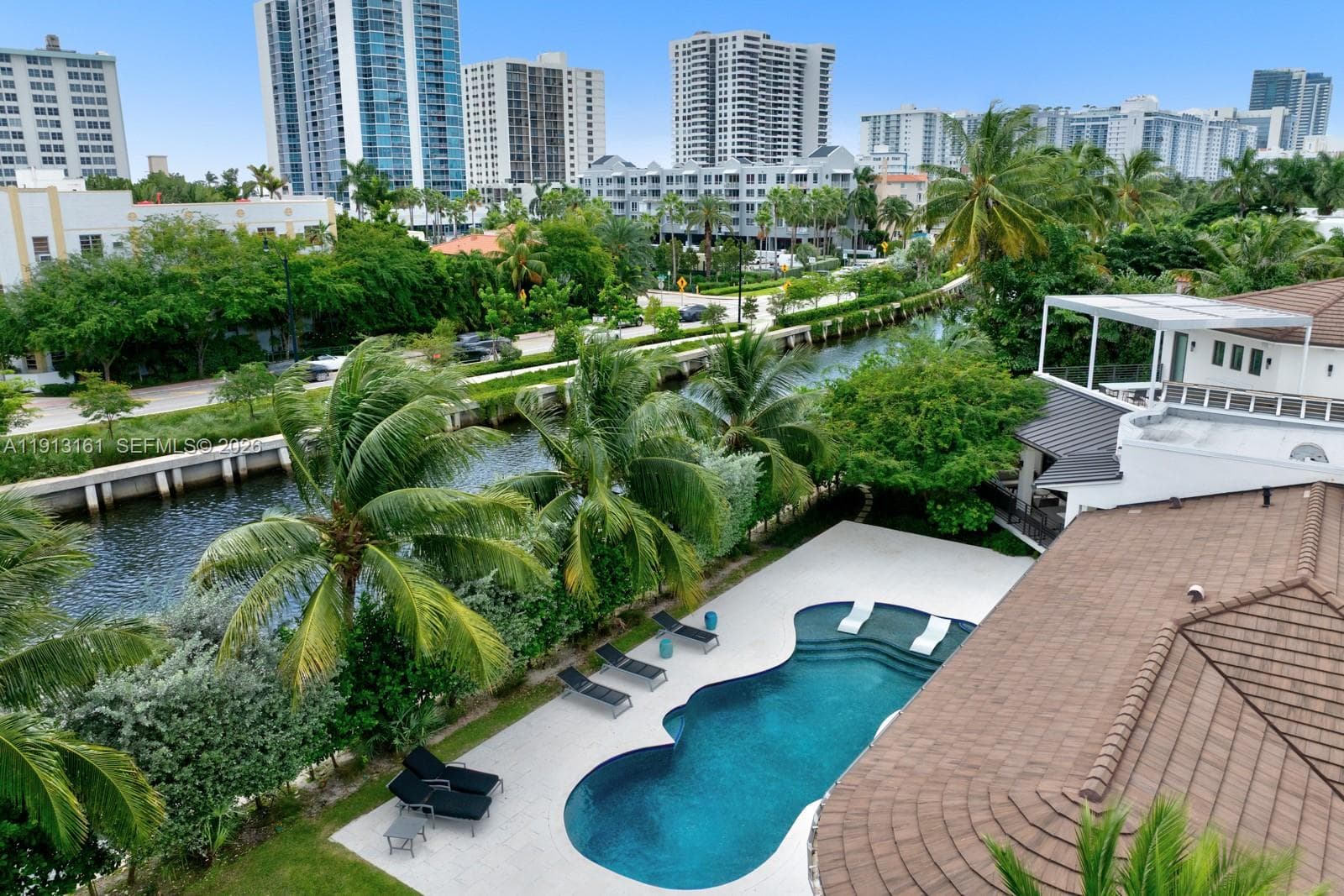 2801 Flamingo Dr, Miami Beach FL 33140 — 28