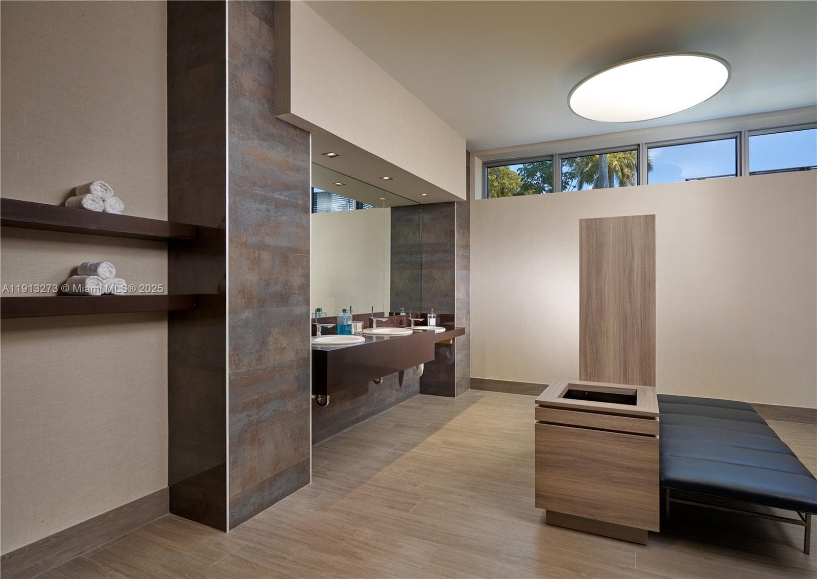 17301 Biscayne Blvd # 811, North Miami Beach FL 33160 — 53