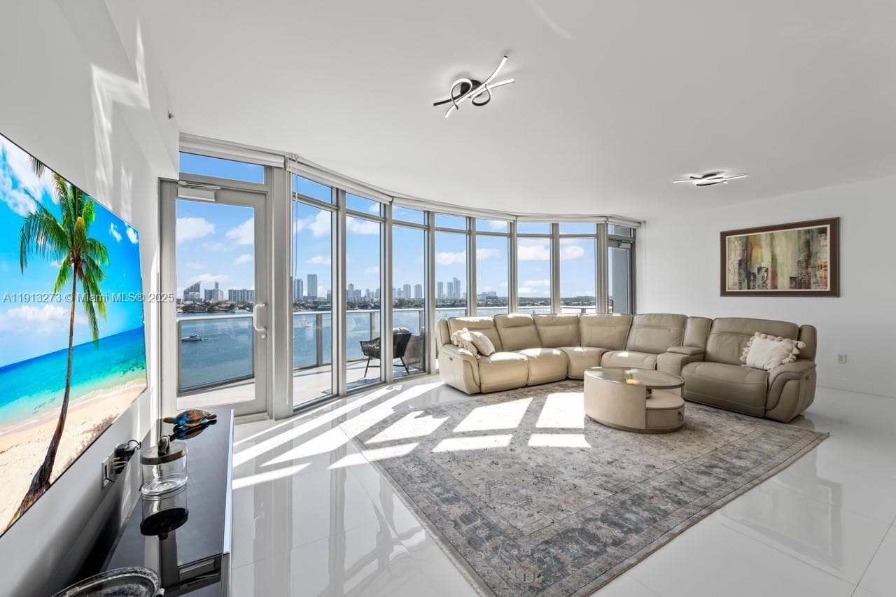 17301 Biscayne Blvd # 811, North Miami Beach FL 33160 — 5