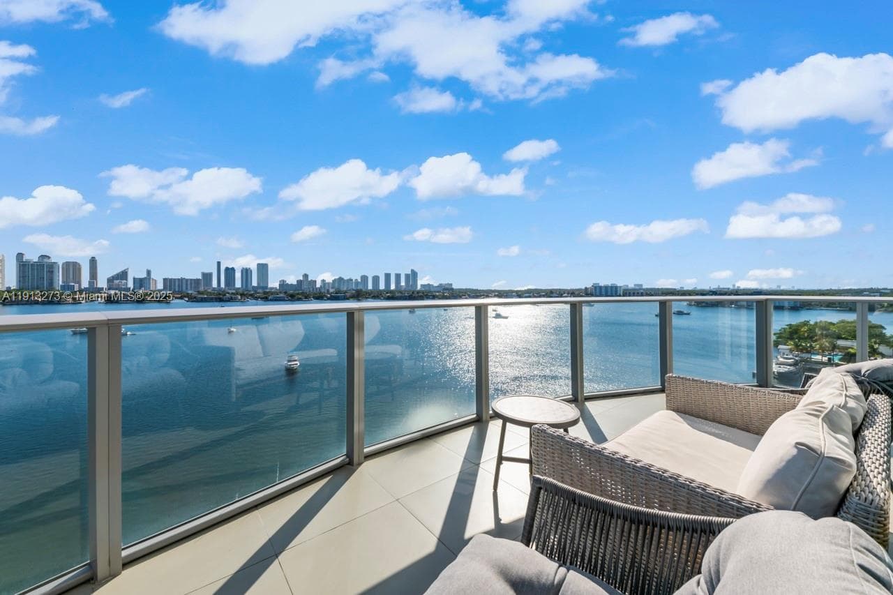 17301 Biscayne Blvd # 811, North Miami Beach FL 33160 — 15
