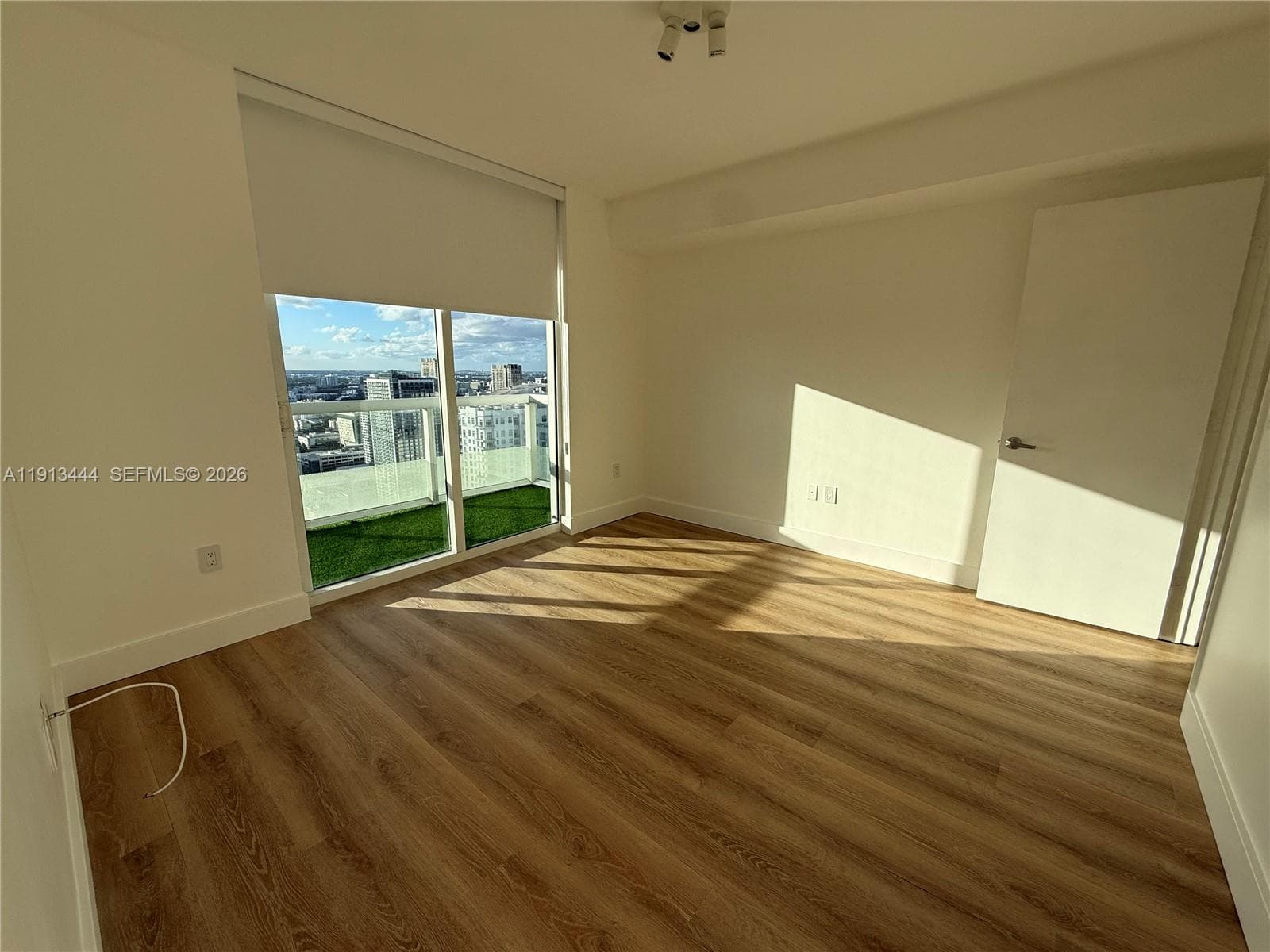 50 Biscayne Blvd # 4807, Miami FL 33132 — 14