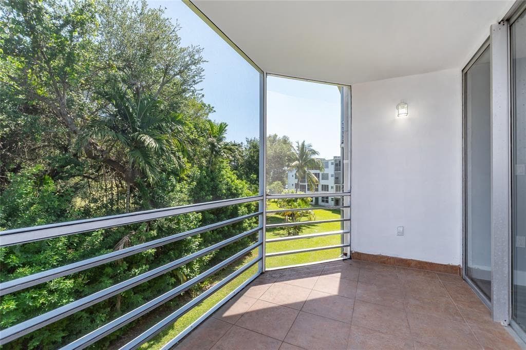 1101 NE 191st Street # H301, Miami FL 33179 — 16