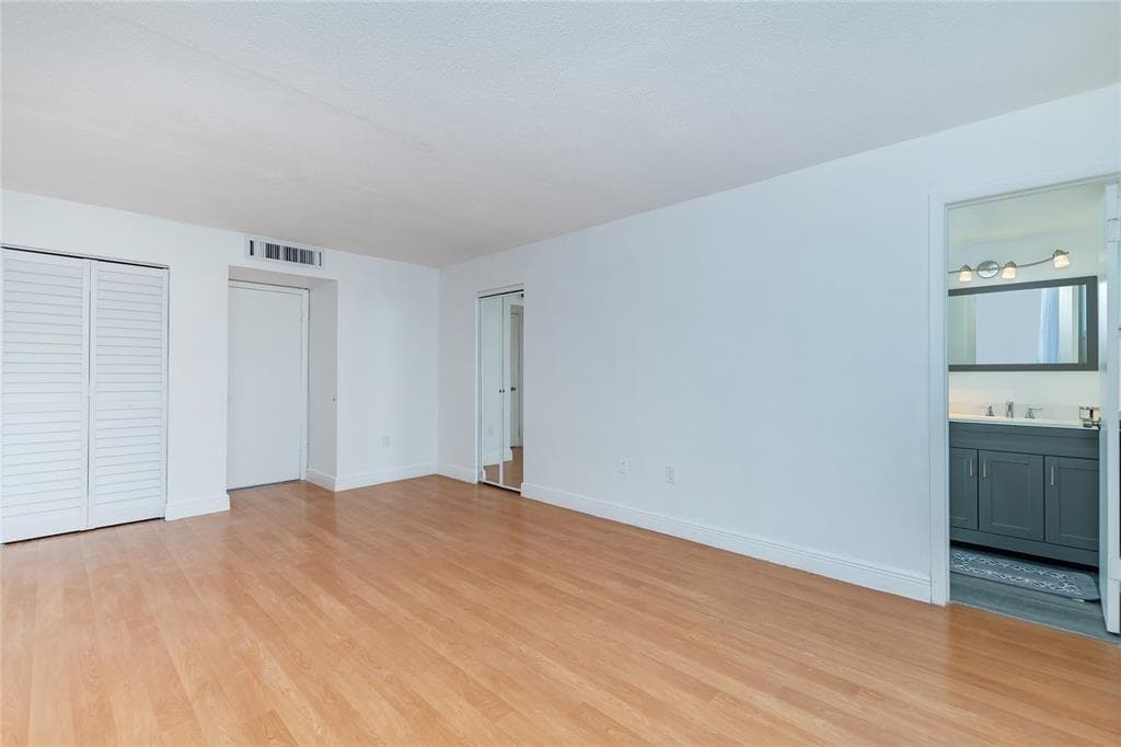 1101 NE 191st Street # H301, Miami FL 33179 — 11