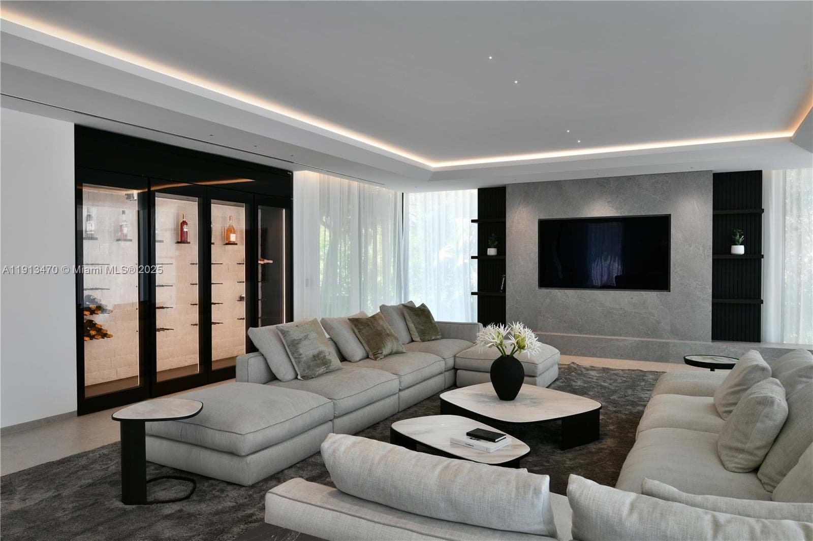 375 N Hibiscus Dr, Miami Beach FL 33139 — 23