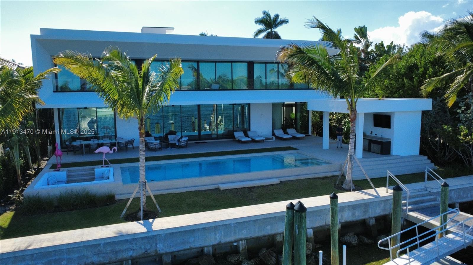 375 N Hibiscus Dr, Miami Beach FL 33139 — 52