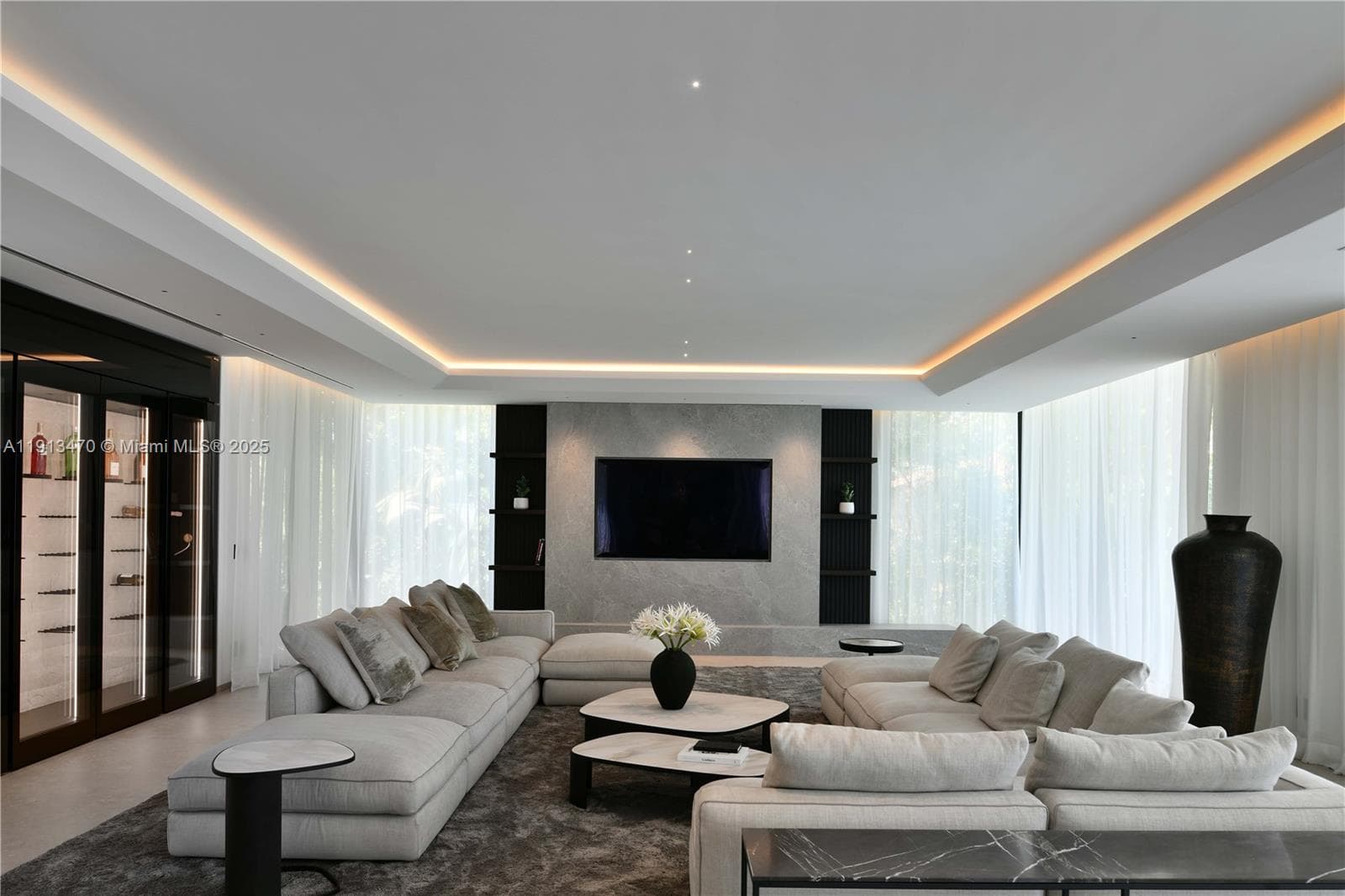 375 N Hibiscus Dr, Miami Beach FL 33139 — 22
