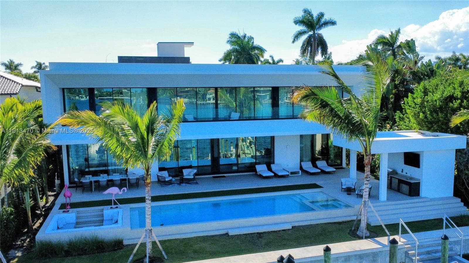 375 N Hibiscus Dr, Miami Beach FL 33139 — 3