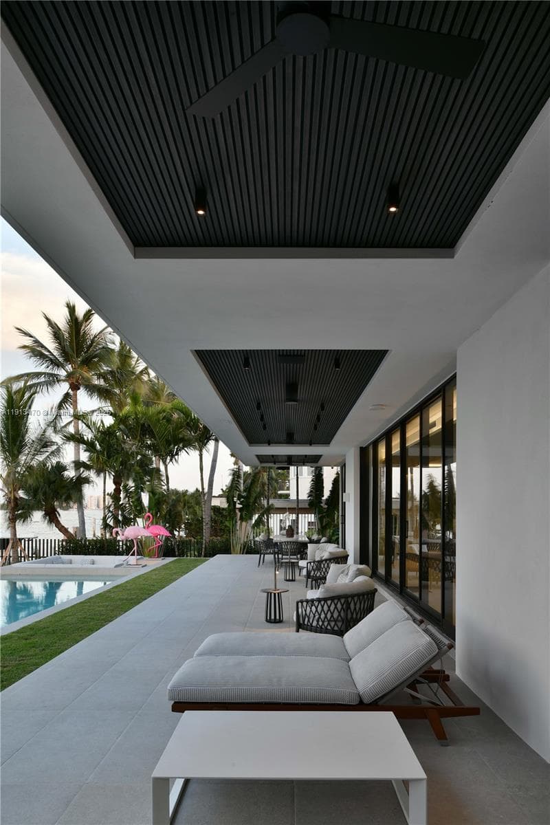 375 N Hibiscus Dr, Miami Beach FL 33139 — 14