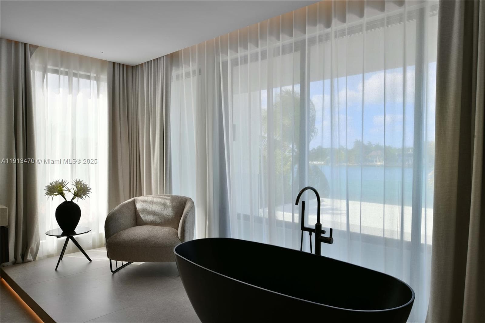 375 N Hibiscus Dr, Miami Beach FL 33139 — 29